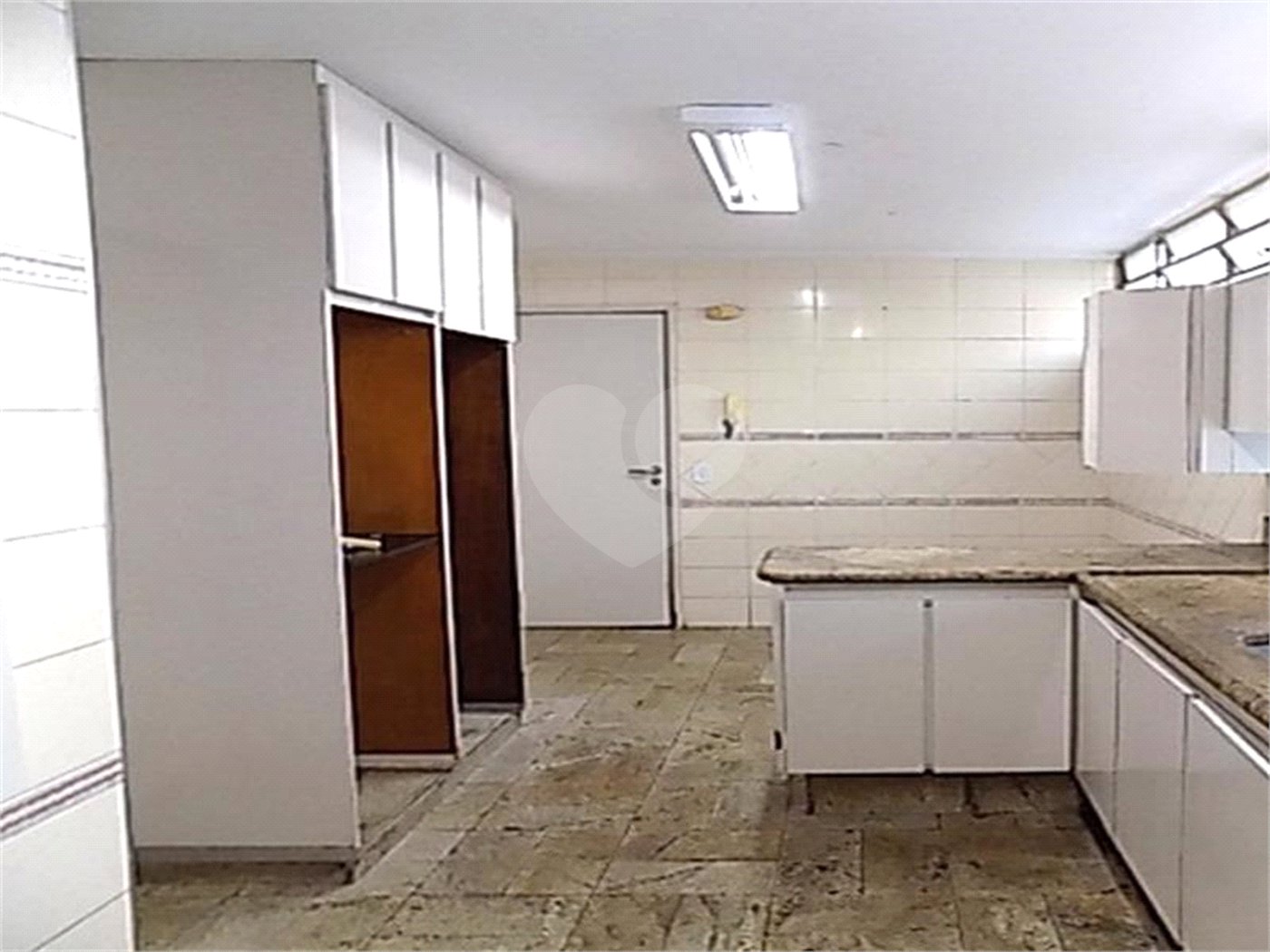 Sobrado à venda com 4 quartos, sendo 1 suíte, em Pinheiros, São Paulo, SP