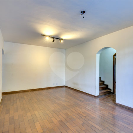 Sobrado à venda com 3 quartos, sendo 1 suíte, em Alto da Boa Vista, São Paulo, SP