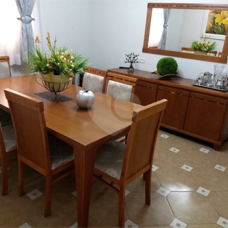 Casa à venda com 4 quartos, sendo 2 suítes, em Vila Petrópolis, Atibaia, SP