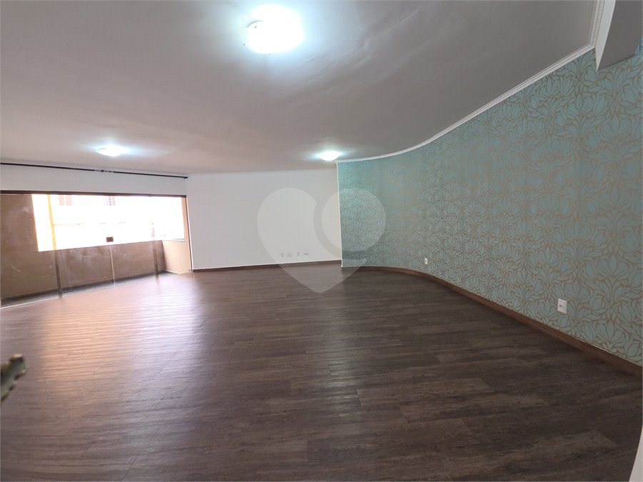 Apartamento à venda com 3 quartos, sendo 2 suítes, no Centro, Sorocaba, SP