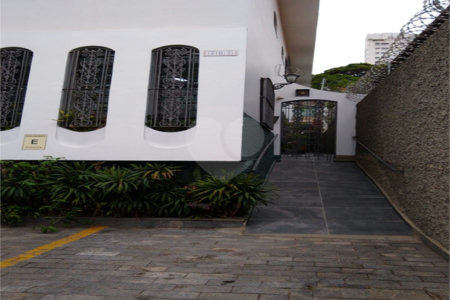 Sobrado à venda com 3 quartos, sendo 1 suíte, em Alto da Boa Vista, São Paulo, SP