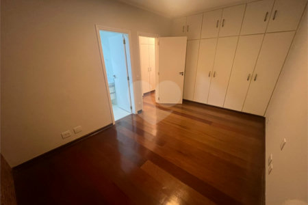 Casa à venda ou para alugar com 4 quartos, sendo 2 suítes, no condomínio Lago Azul, Araçoiaba da Serra - SP