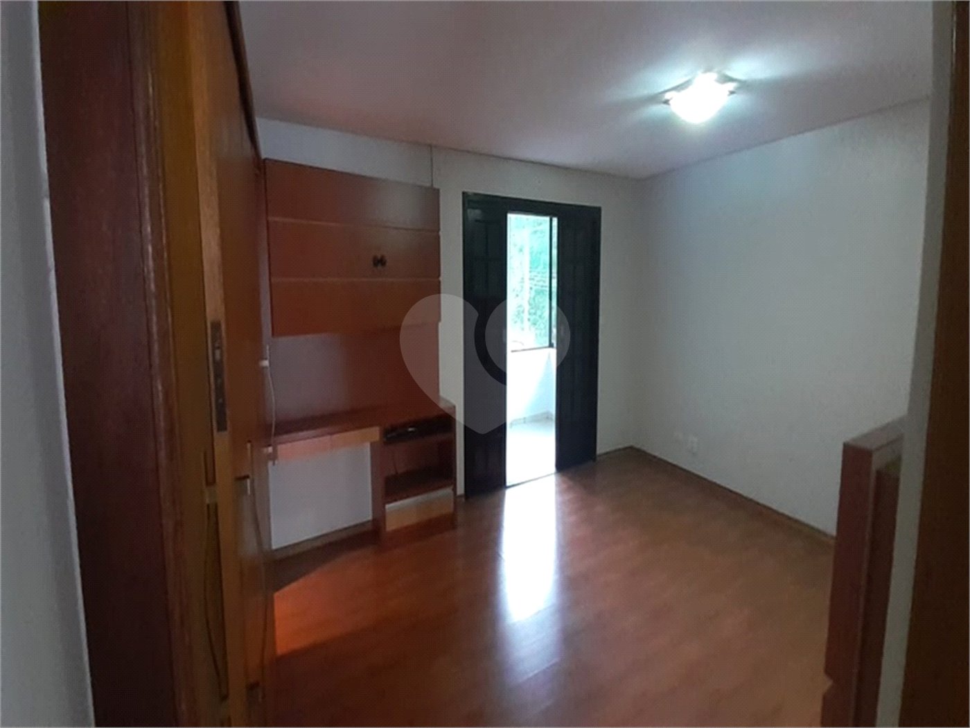 Casa à venda com 3 quartos, sendo 2 suítes, em Olho D'água, Mairiporã, SP
