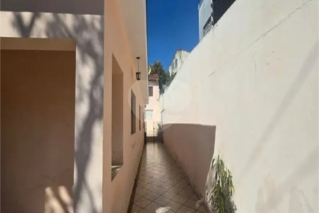 Casa Térrea à venda ou para alugar com 5 quartos, sendo 1 suíte, em Vila Vitório Mazzei, São Paulo, SP