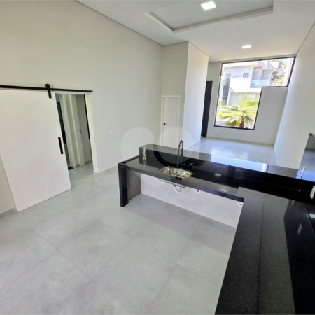Casa à venda com 3 quartos, sendo 1 suíte, no condomínio Golden Park Residence, Sorocaba - SP