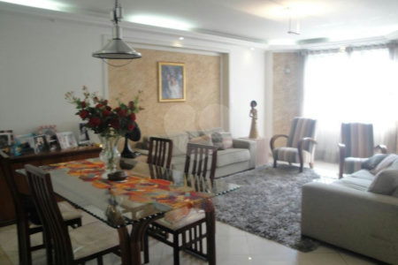Sobrado à venda com 5 quartos, sendo 3 suítes, em Vila Bonilha, São Paulo, SP