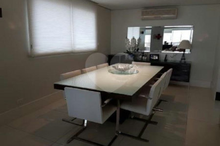 Apartamento à venda com 4 quartos, sendo 3 suítes,  em Campo Belo, São Paulo, SP