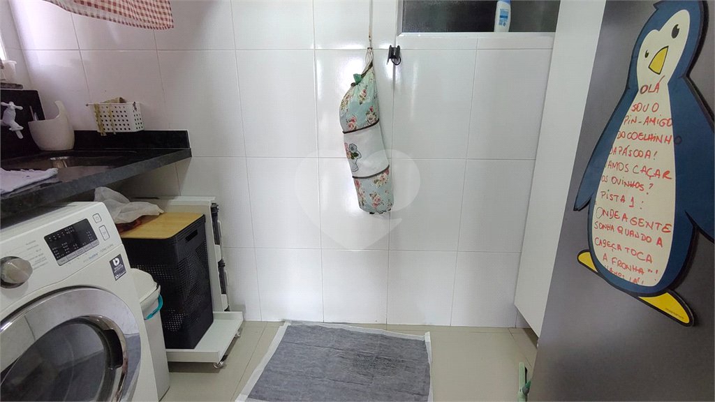 Apartamento à venda com 3 quartos, sendo 2 suítes, no Centro, Peruíbe, SP