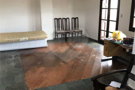 Sobrado à venda com 3 suítes em Vila Oliveira, Mogi das Cruzes, SP