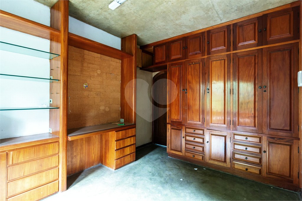 Casa à venda com 4 quartos, sendo 1 suíte, em Jardim das Bandeiras, São Paulo, SP