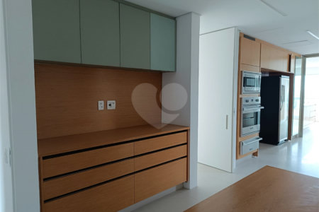 Apartamento à venda ou para alugar com 3 suítes em Pinheiros, São Paulo, SP