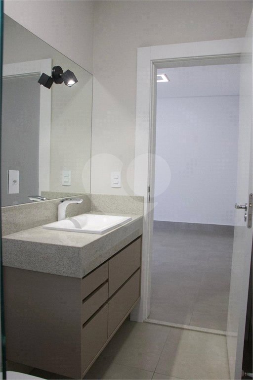 Casa à venda com 3 quartos, sendo 1 suíte, no condomínio Village Moutonee Salto, Salto - SP