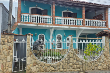 Sobrado à venda com 3 quartos, sendo 1 suíte, em Jardim Modelo, Suzano, SP