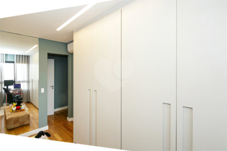 Apartamento à venda com 3 suítes em Brooklin, São Paulo, SP