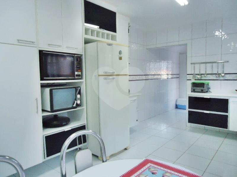 Sobrado à venda com 3 quartos, sendo 1 suíte, em Vila Constança, São Paulo, SP