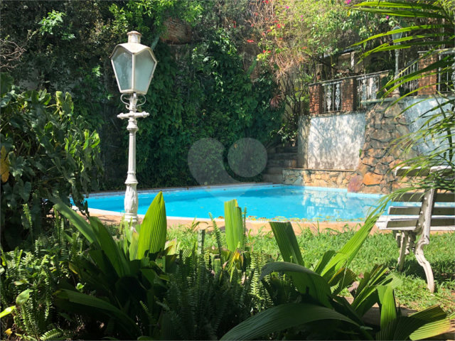 Sobrado à venda com 5 quartos, sendo 1 suíte,  em Jardim São Bento, São Paulo, SP