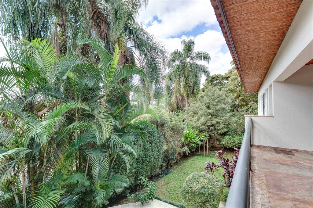 Casa de Vila à venda ou para alugar com 3 suítes em Alto da Boa Vista, São Paulo, SP