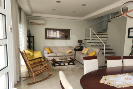 Casa à venda com 4 quartos, sendo 2 suítes,  em Vila Romana, São Paulo, SP