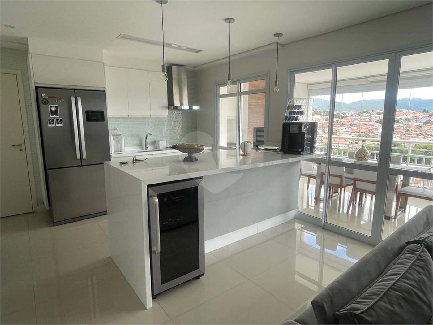 Apartamento à venda com 3 quartos, sendo 1 suíte,  em Vila Suissa, Mogi das Cruzes, SP
