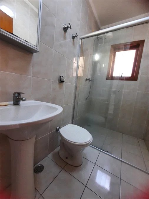 Casa para alugar com 3 quartos, sendo 1 suíte, no condomínio Residencial Sol Francisco, São Paulo - SP