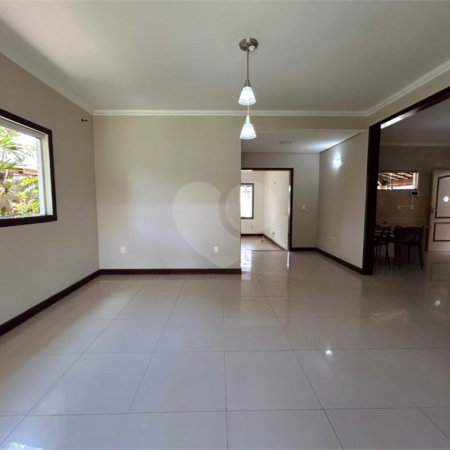 Casa à venda com 1 quarto, sendo 3 suítes,  em Outerio da Glória, Porto Seguro, BA