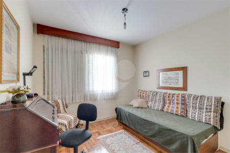Apartamento à venda com 4 quartos, sendo 1 suíte,  em Chácara Santo Antônio, São Paulo, SP