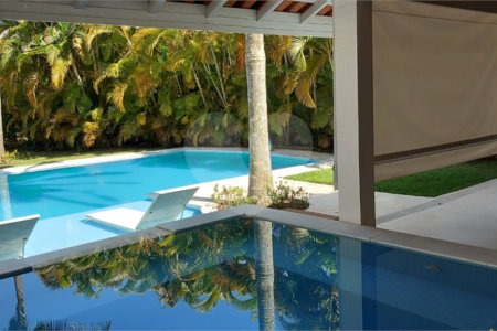 Casa à venda com 4 suítes em Alphaville, Santana de Parnaíba, SP