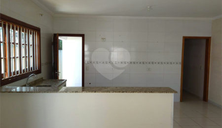 Casa Térrea à venda com 3 quartos, sendo 1 suíte, em Jardim das Cerejeiras, Atibaia, SP