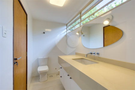 Casa Térrea à venda com 3 quartos, sendo 1 suíte, em Alto da Boa Vista, São Paulo, SP