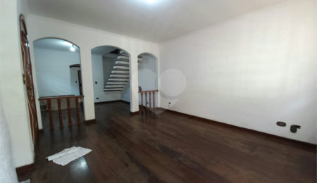 Casa à venda com 3 quartos, sendo 1 suíte, em Jardim das Vertentes, São Paulo, SP