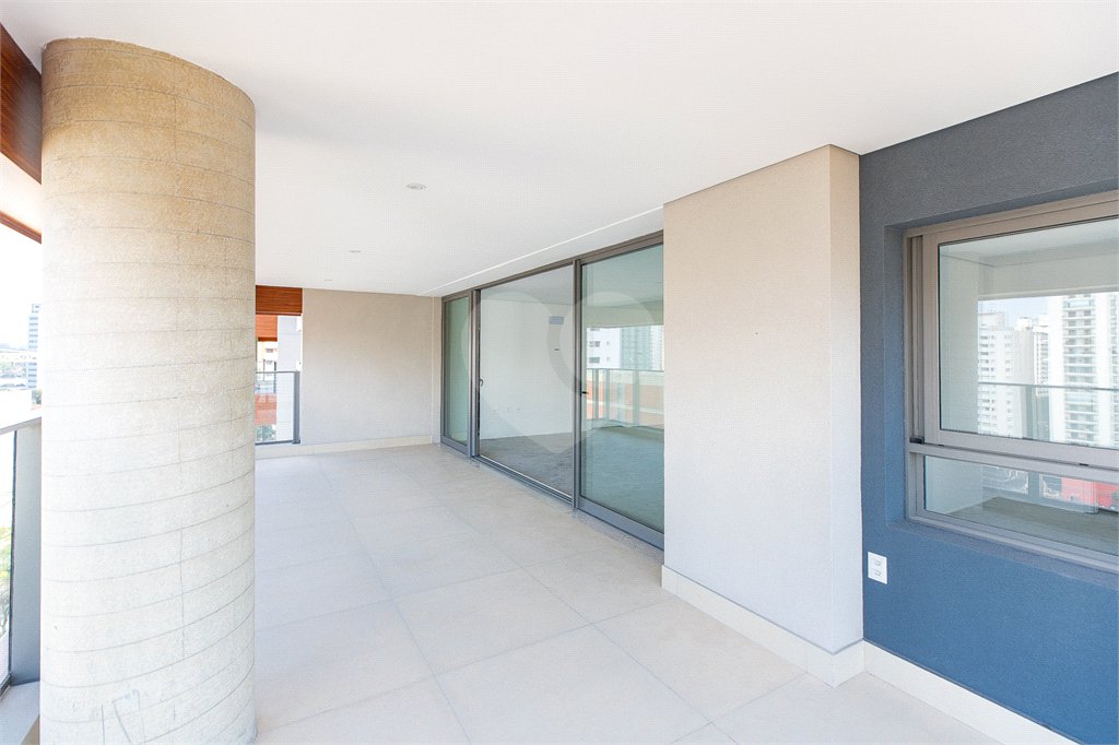Apartamento à venda com 4 suítes em Campo Belo, São Paulo, SP