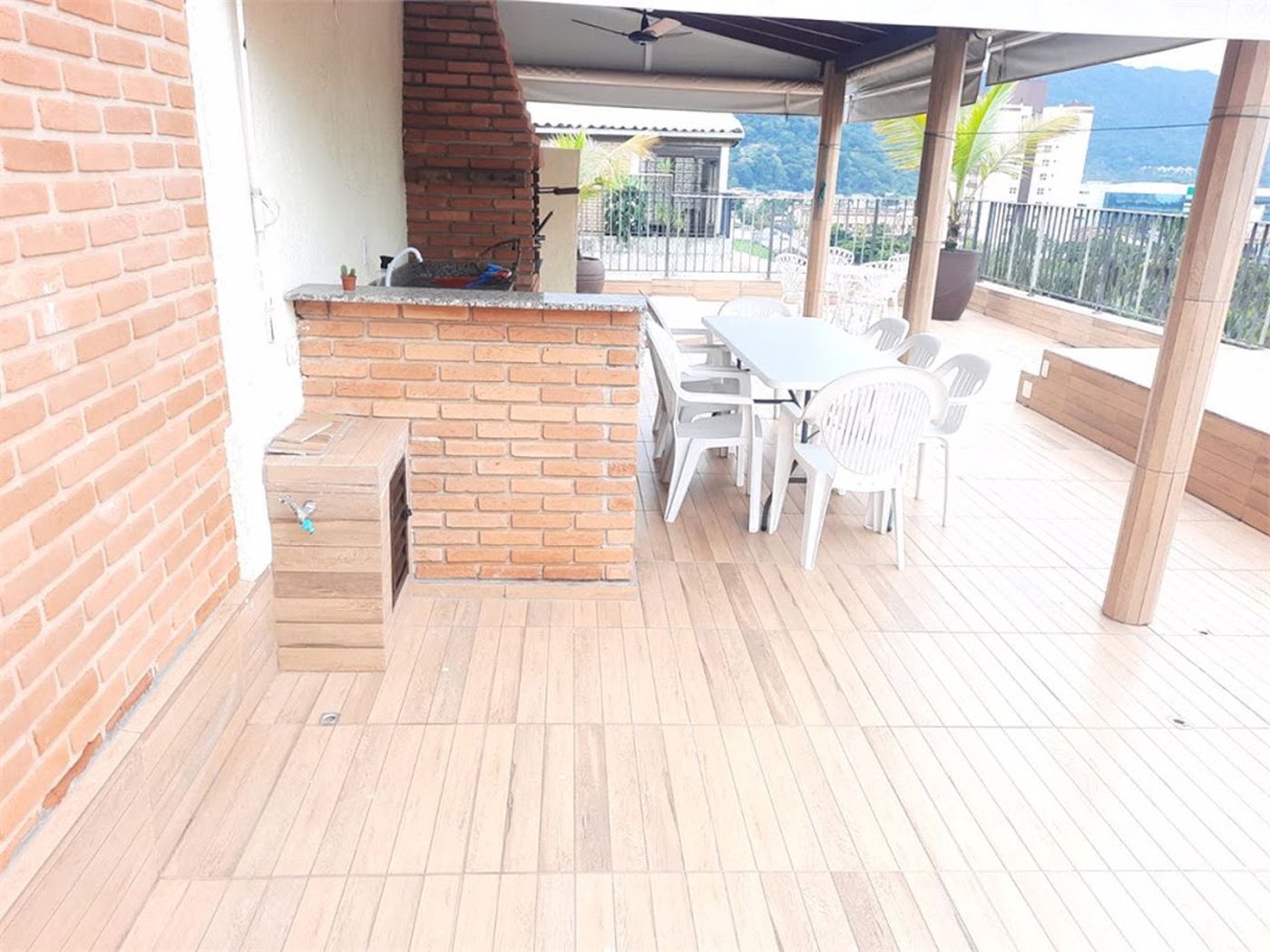 Apartamento com 3 dormitórios à venda, 202 m² por R$ 750.000,00 - Jardim Belmar - Guarujá/SP