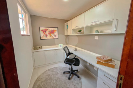 Casa à venda com 4 quartos, sendo 1 suíte, no condomínio Imperial Santa Cruz, Rio de Janeiro - RJ