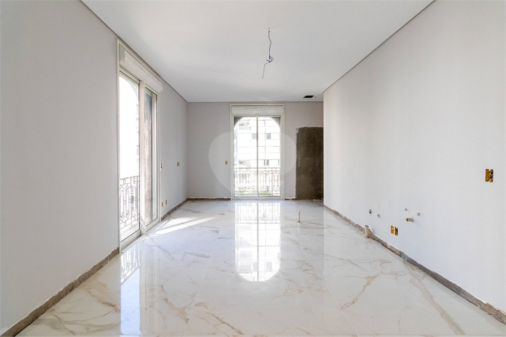 Apartamento à venda com 7 suítes em Santa Cecília, São Paulo, SP