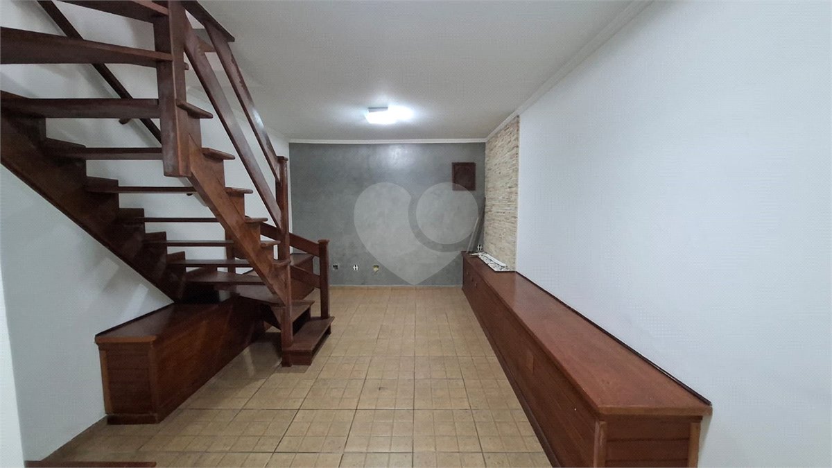 Casa à venda com 2 suítes no condomínio Village Palmas, São Paulo - SP