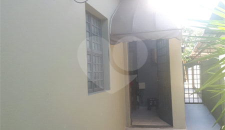 Casa à venda ou para alugar com 3 quartos, sendo 2 suítes, no Centro, Vinhedo, SP