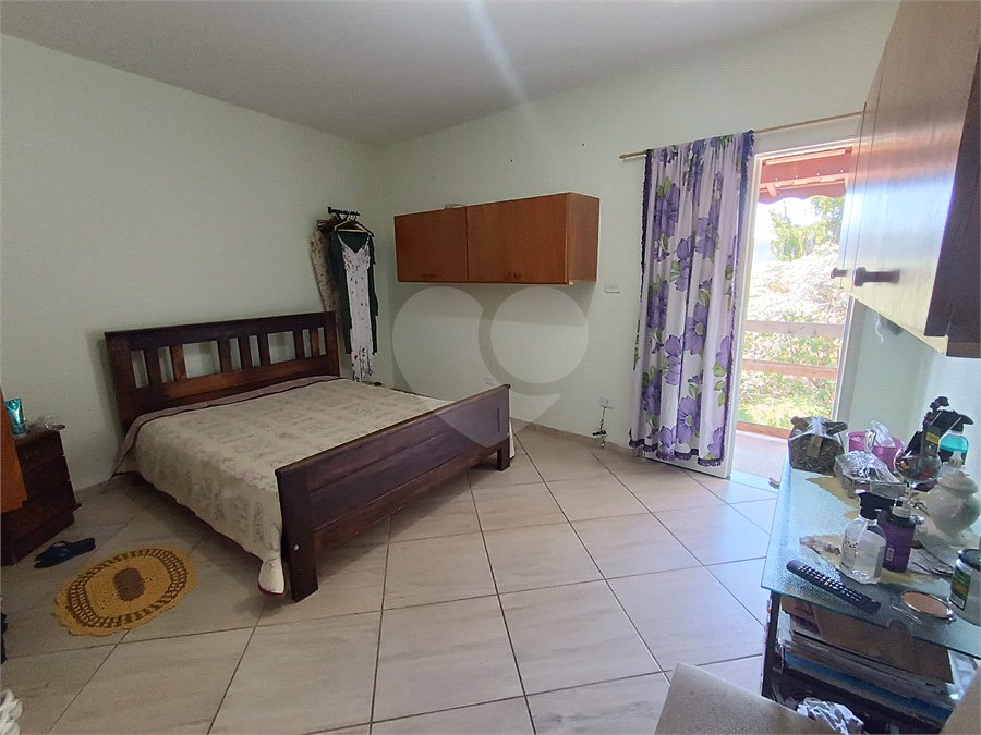 Sobrado à venda com 4 quartos em Jardim Esther, São Roque, SP