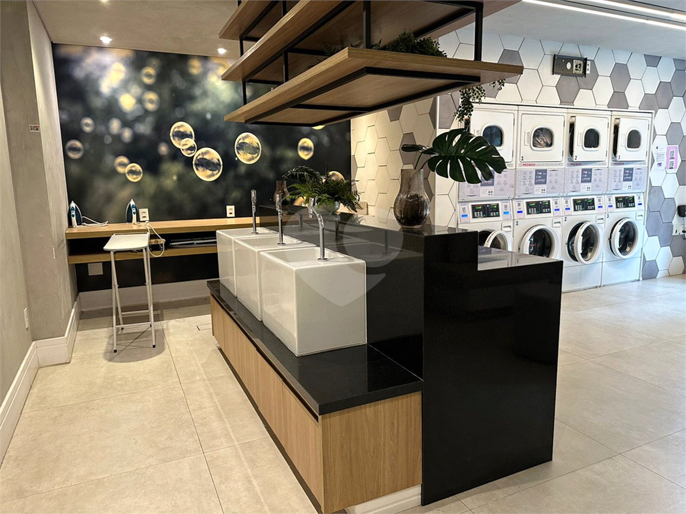 Apartamento à venda ou para alugar com 1 suíte em Pinheiros, São Paulo, SP
