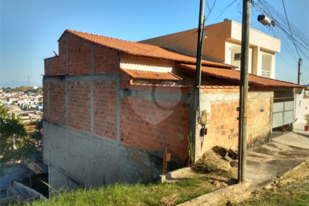 Casa à venda com 4 quartos, sendo 2 suítes, em Campo Grande, Rio de Janeiro, RJ