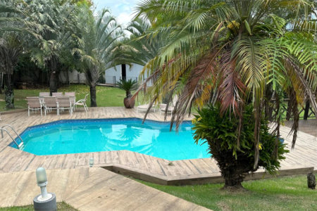 Chácara no Condomínio Vale das Laranjeiras em Indaiatuba SP - Venda - R$ 3,600.000,00 - Locaçao - R$ 30.000,00 mais encargos - Linda, espaçosa, aconchegante, acabamento de alto padrão em rua tranquila e arborizada, em um dos Condomínios mais valorizados de Indaiatuba. Com fácil acesso as principa