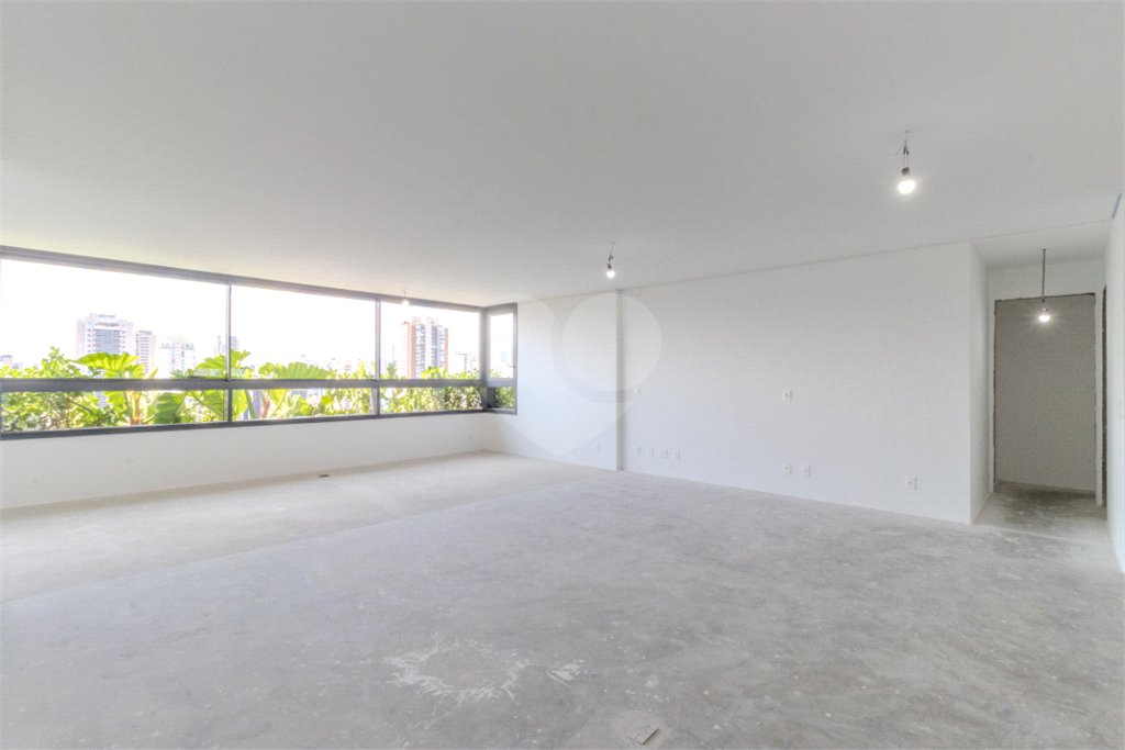 Apartamento à venda com 3 suítes em Campo Belo, São Paulo, SP