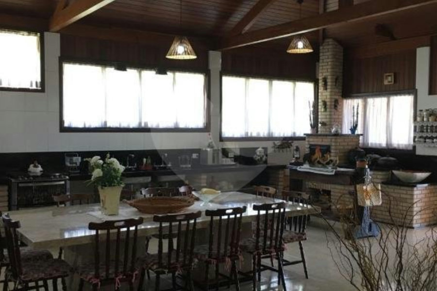 Casa à venda com 3 suítes no condomínio Alpes Caieras, Caieiras - SP