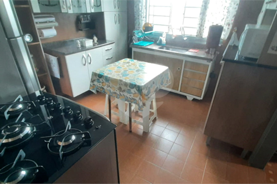 Sobrado à venda com 4 quartos, sendo 1 suíte, em Jardim Brasil (zona Norte), São Paulo, SP