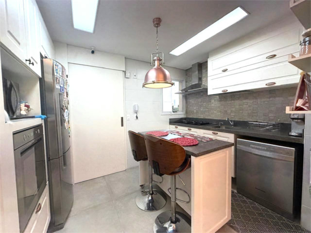 Apartamento à venda com 3 quartos, sendo 1 suíte,  em Alto da Boa Vista, São Paulo, SP