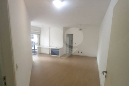Apartamento à venda com 3 quartos, sendo 1 suíte,  em Vila Olímpia, São Paulo, SP