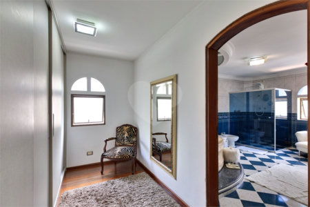 Casa à venda com 5 quartos, sendo 4 suítes, em Alto da Boa Vista, São Paulo, SP