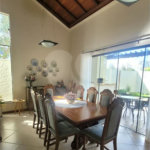 Casa Exclusiva com Pé-Direito Alto e Área Gourmet no Jardim Paraíso