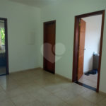 Casa à venda com 4 quartos, sendo 1 suíte,  no condomínio Village da Serra, Araçoiaba da Serra - SP