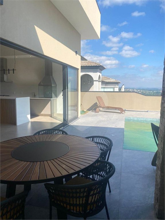 Casa à venda com 4 suítes no condomínio Campo de Toscana, Vinhedo - SP
