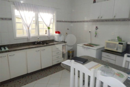 Casa à venda com 3 quartos, sendo 1 suíte,  em Vila Suissa, Mogi das Cruzes, SP